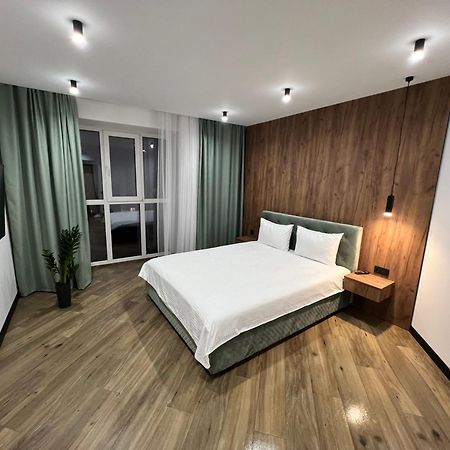 Люкс Апартаменти Район Автовокзалу В Жкарена Та Жк Great House Поблизу Обласноі Лікарні Rivne Kültér fotó