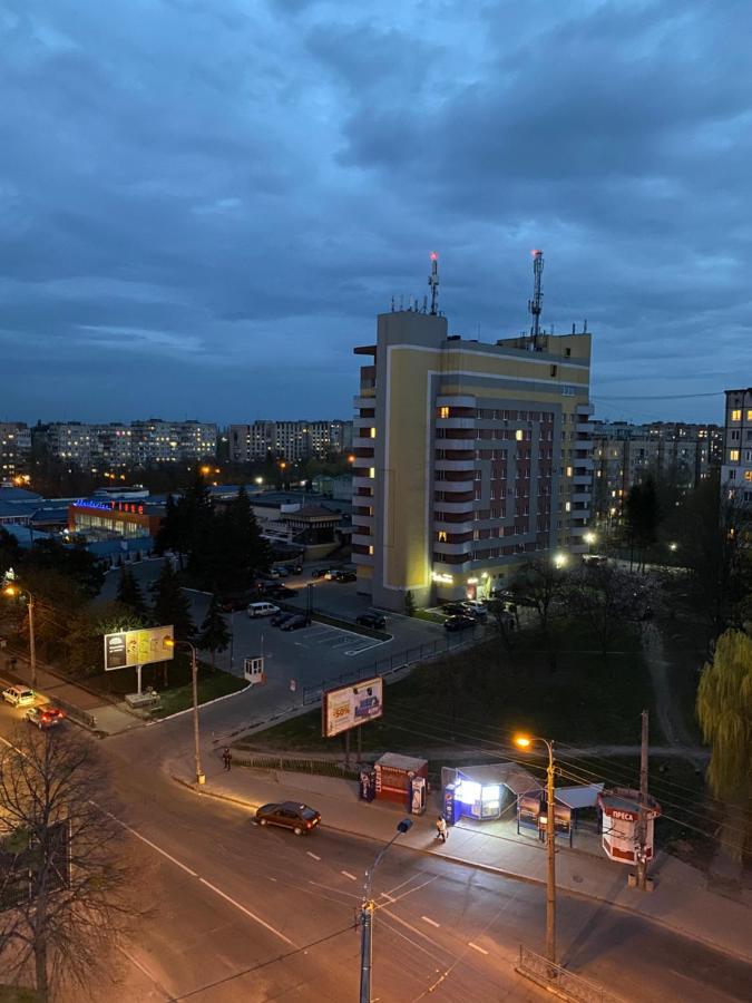 Люкс Апартаменти Район Автовокзалу В Жкарена Та Жк Great House Поблизу Обласноі Лікарні Rivne Kültér fotó