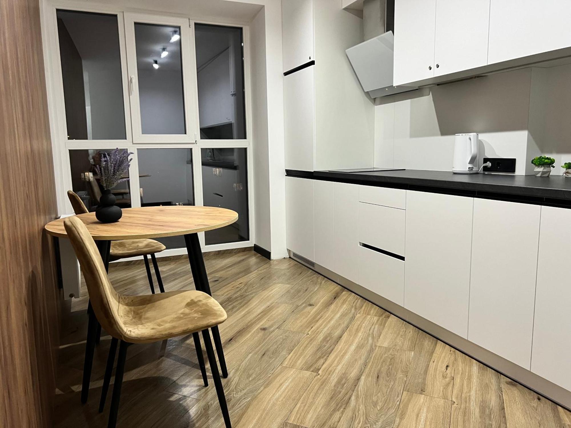 Люкс Апартаменти Район Автовокзалу В Жкарена Та Жк Great House Поблизу Обласноі Лікарні Rivne Kültér fotó