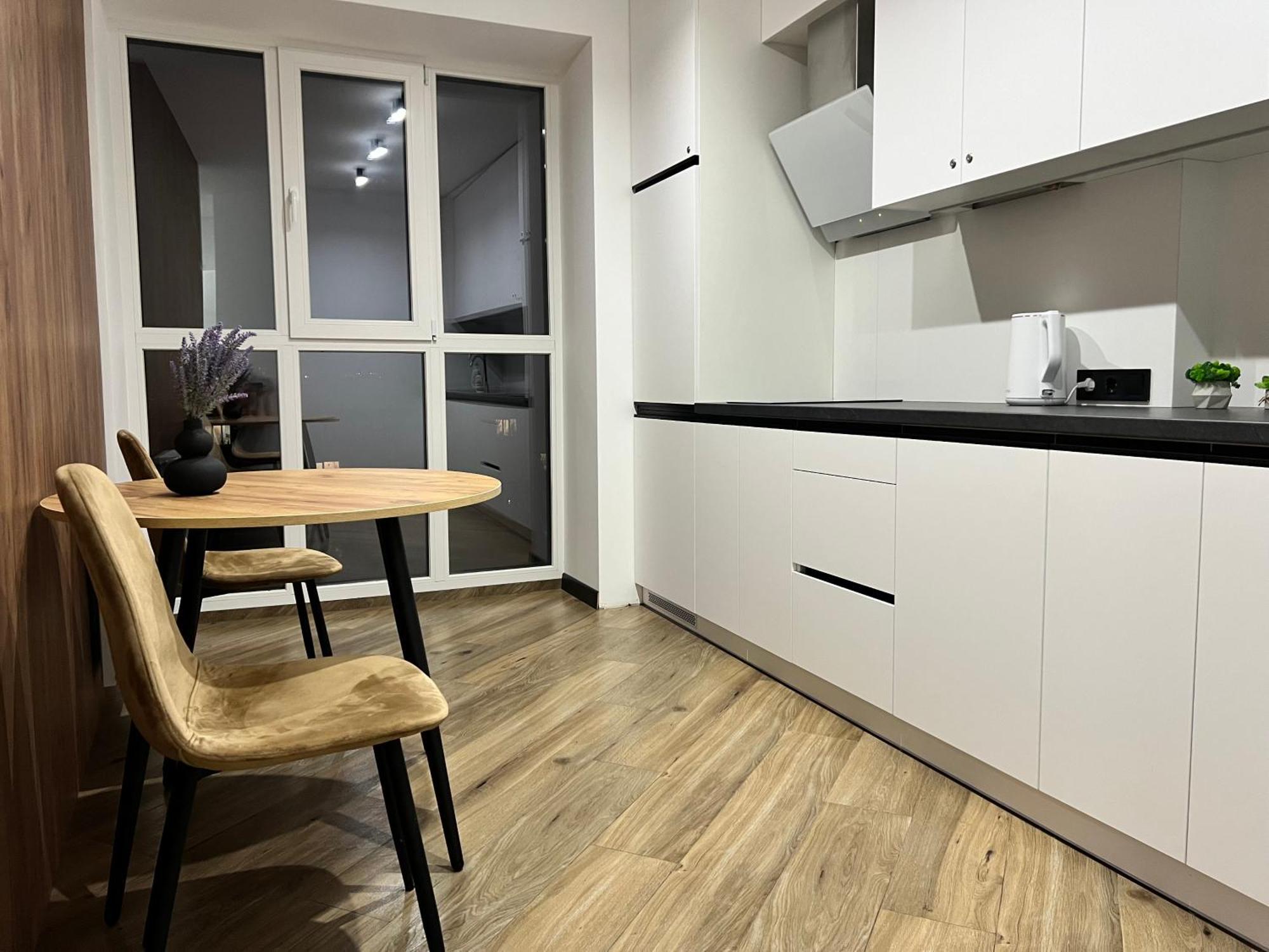 Люкс Апартаменти Район Автовокзалу В Жкарена Та Жк Great House Поблизу Обласноі Лікарні Rivne Kültér fotó