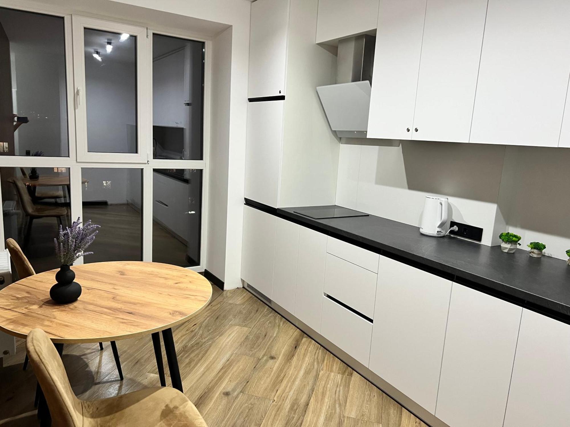Люкс Апартаменти Район Автовокзалу В Жкарена Та Жк Great House Поблизу Обласноі Лікарні Rivne Kültér fotó